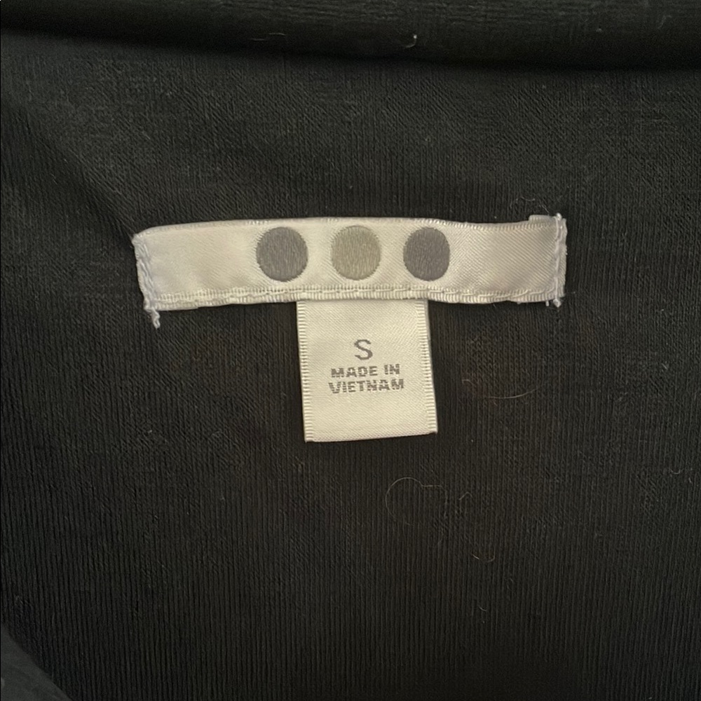 Uniqlo Black Puffer Jacket - Picture 3 of 3